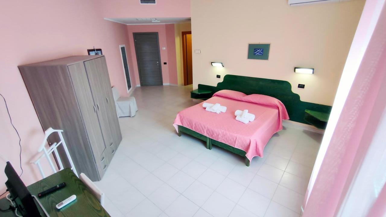 Hotel Mater Mediterranea Senorbi Exterior foto